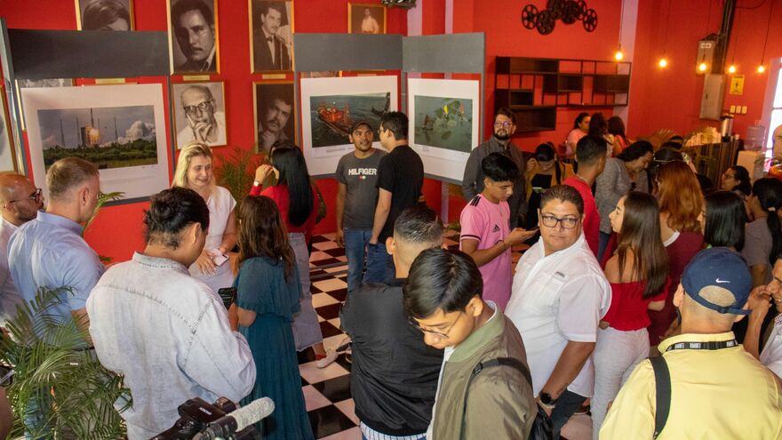 Открытие экспозиции работ лауреатов Фотоконкурса имени А. Стенина в Никарагуанской национальной Синематеке, Манагуа.

