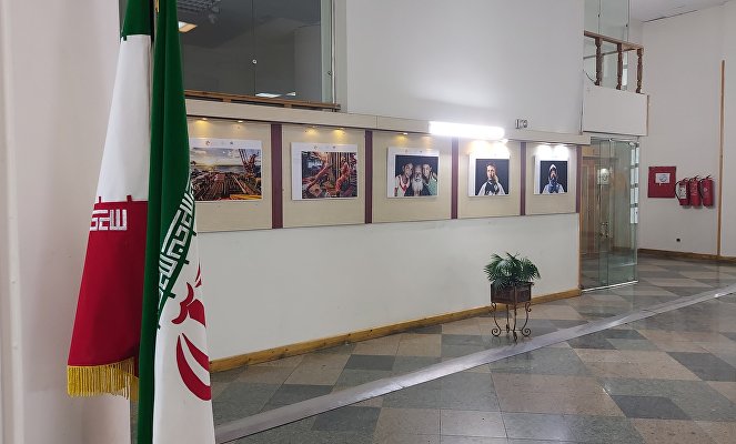An exhibition of the winners of the Andrei Stenin International Press Photo Contest 2021  opened at the Kosar Art Gallery in Tehran.