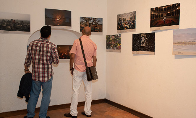 A display of forty photographs opened  at the Miguel Uribe Restrepo Culture Center with the support of the Envigado Photo Club.