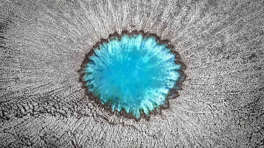 Acid lake of the Mutnovsky volcano