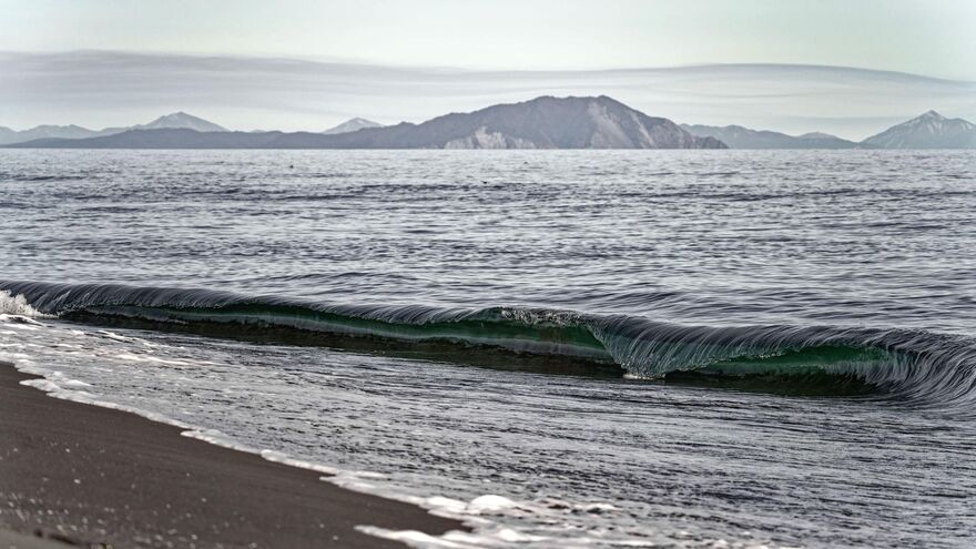 Emerald wave