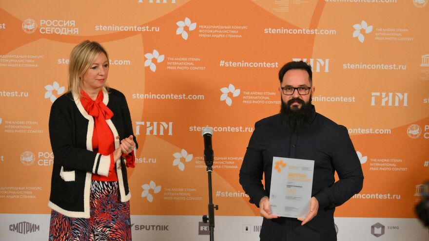 Обладатель второго места в номинации Главные новости. Серия фотокорреспондент из Грузии Владимир Умикашвили.