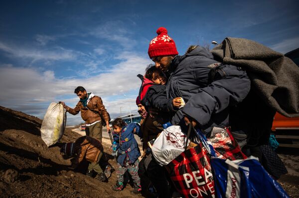 Asylum seekers on move to reach Europe