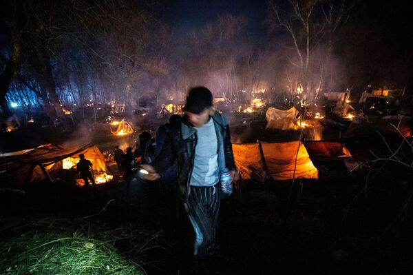 Asylum seekers on move to reach Europe